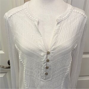 White Cotton Blouse with 3/4 Sleeves Button Detail soft textured pattern Medium